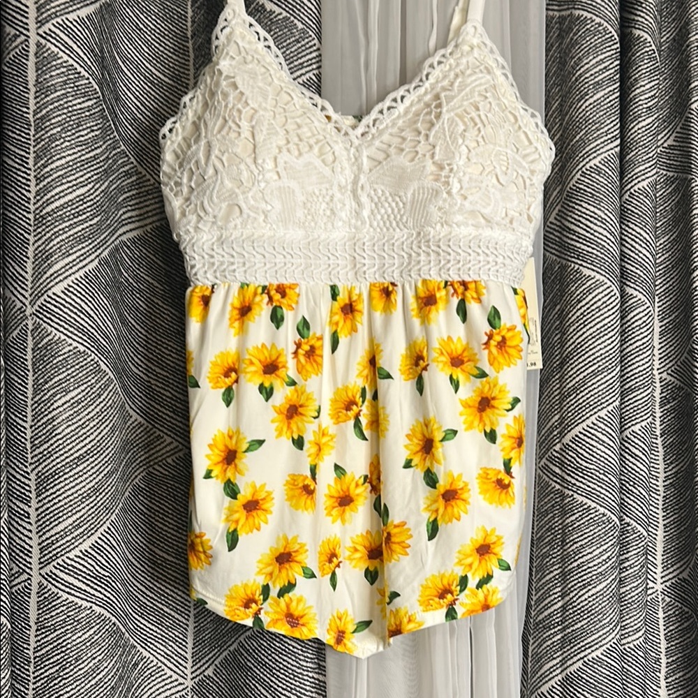 Floral Lace Trim Sleepwear in Cream and Yellow